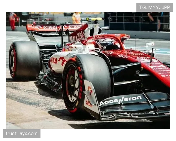 若昂·维埃拉英超赛季表现出色,助力球队重返争冠行列 若昂·维埃拉英超赛季表现出色,助力球队重返争冠行列