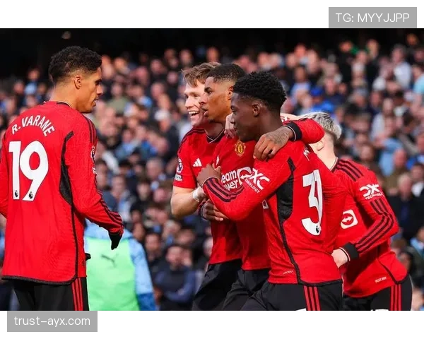 英超焦点：皮诺克临危不乱，冷静施技助球队逆转取胜