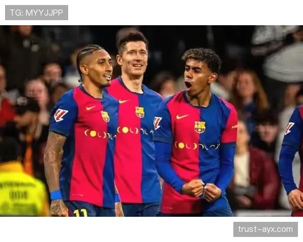 巴塞罗那足球俱乐部新赛季备战启动,年轻球员表现备受期待 巴塞罗那足球俱乐部新赛季备战启动,年轻球员表现备受期待